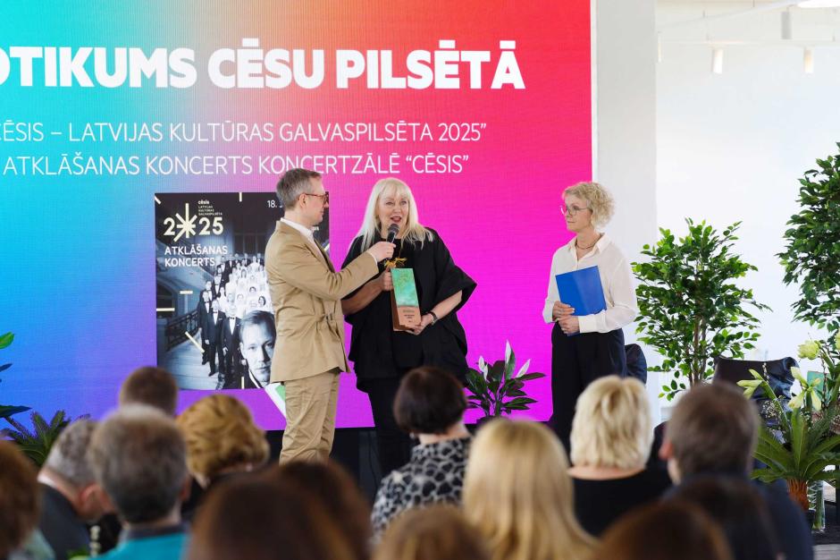 Latvijas Kultūras forumā saņemam Cēsu novada gada balvu kultūrā