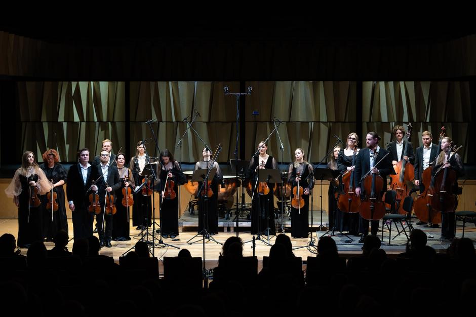 Ezio Bosso vijoļkoncerta “Esoconcerto” Latvijas pirmatskaņojums. Daniils Bulajevs un Davinspiro Camerata. 21.02.2026.