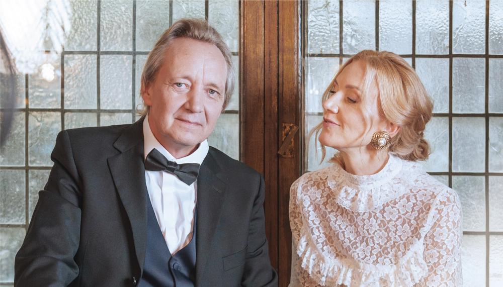 TIK VIEGLI UN BALTI | Ance Krauze un Zigfrīds Muktupāvels Ziemassvētkos