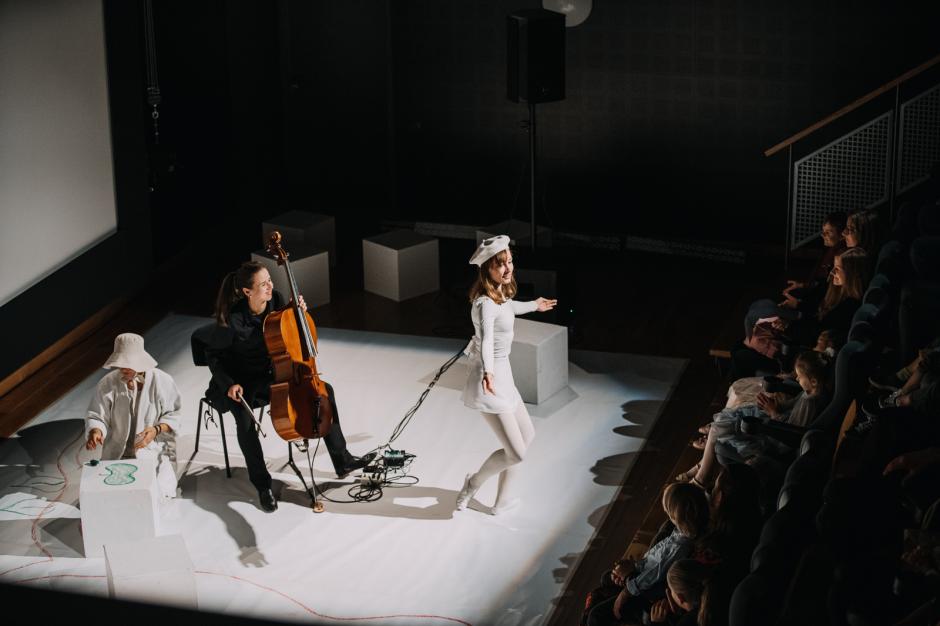 ČELLO CĒSIS 2022. Cellino travels. Musical performance for children
