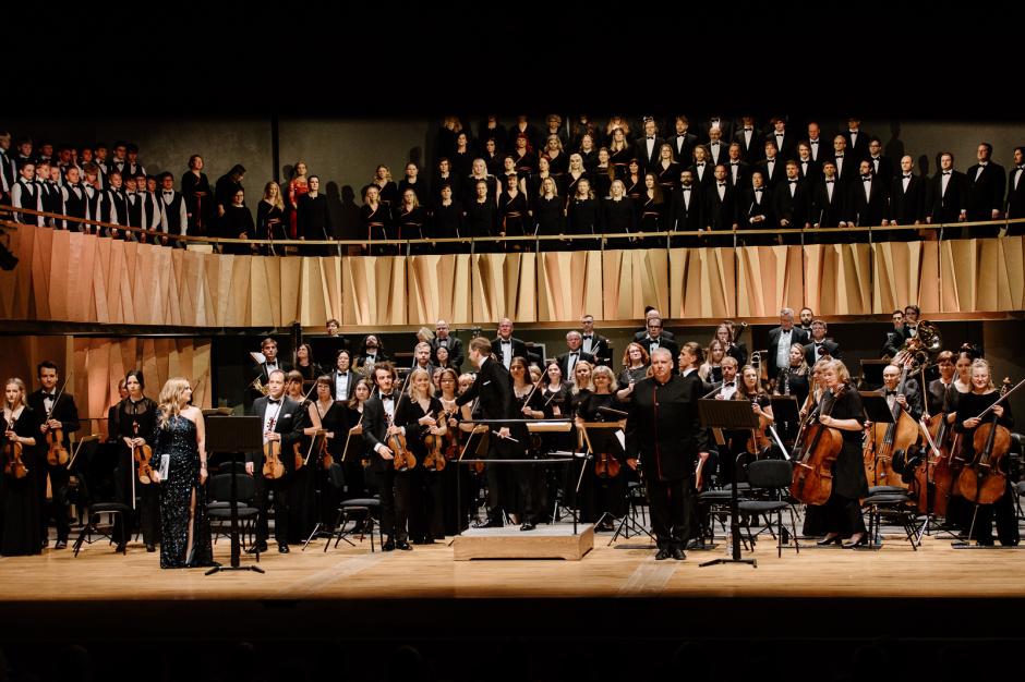 VANEMUINES SIMFONISKAIS ORĶESTRIS. CARMINA BURANA | Koncertzāles "Cēsis" sezonas noslēguma koncerts